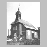 051-1000 Die kleine Kirche in Koellmisch Damerau 1999. Sie dient heute als Lagerraum. .jpg